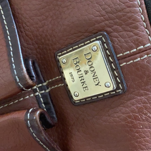 Dooney and Bourke Vintage Two Tone Brown Leather Shoulder Handbag - Picture 10 of 17